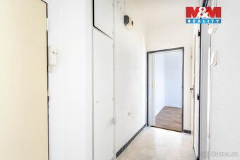 We offer for rent a spacious 2+1 apartment with usable area of 57 m²,