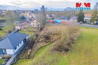 Nabízíme k prodeji pozemek o rozloze 1422 m² v atraktivní lo