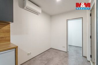 THE ADDRESS IS FICTITIOUS! THIS IS A SALE OF A CONTAINER HOUSE WITHOUT LAND.