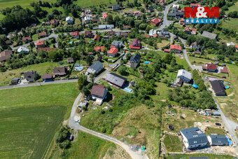 I offer for sale plot of land No. 602/6 designated for construction in the village of Kat