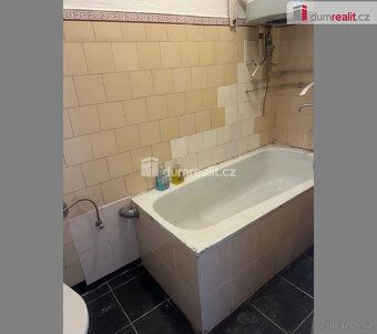 Dumrealit.cz will mediate possible sale of family house with outbuildings located in old…