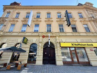 We offer office space for rent of size 106 m²