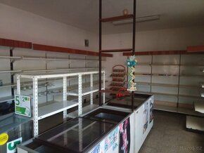 We offer for sale a large family house with a shop - shops in the ground floor, located in the…
