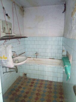 Rent out house with large spaces in farm sections up until