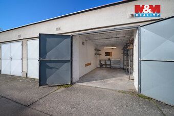 Nabízíme k prodeji byt 3+kk s lodžií, garáží a vlastní zahra