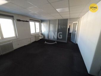 Nabízíme k pronájmu kancelářské prostory v administrativní b