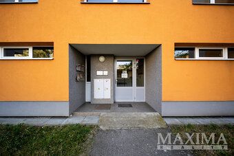 Nabízíme k prodeji světlý a vzdušný byt o dispozici 2+kk a p