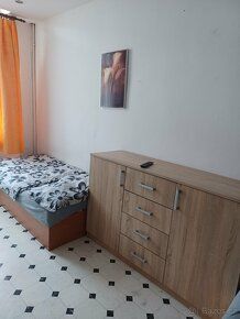 Оренда в центрі Пельгржимова кімнати або ліжка в квартирі