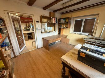 I offer for rent a spacious and fully equipped carpentry workshop