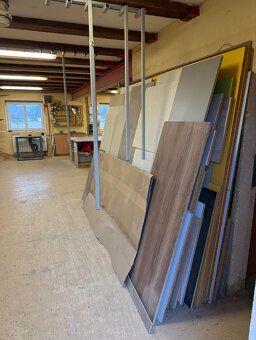 I offer for rent a spacious and fully equipped carpentry workshop