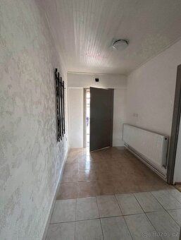 We offer for sale a family house in the village of Tovariševo, located in a peaceful rural…