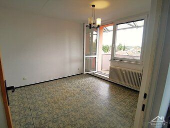 Pronájem bytu 1+1 s balkonem a výtahem ve 4NP revitalizované