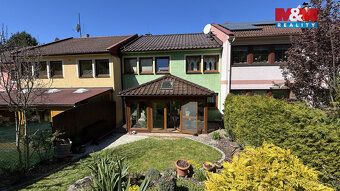 We offer for sale a terraced family house in the village of Třemešná, with layout 2+kk and…