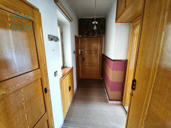 Looking for a sunny and quiet apartment that you can renovate according to your own ideas?