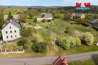 We offer for sale three plots in the picturesque village of Štoutov