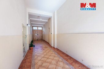 Nabízím k prodeji atraktivní slunný byt s původní dispozící 