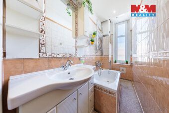 Nabízím k prodeji atraktivní slunný byt s původní dispozící 