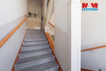 Nabízím k prodeji atraktivní slunný byt s původní dispozící 