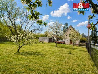 We offer for sale a family house in a quiet and highly sought-after location