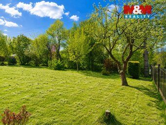 We offer for sale a family house in a quiet and highly sought-after location