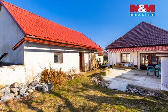 V klidné části obce Trhová Kamenice, se nachází krásný rodin