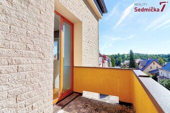 Reg. No. 00590 Looking for housing that stands out from the ordinary?