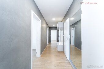 We offer for sale a beautiful, bright and modern apartment of 4+kk in demand location at U Sklepů in Kyjov.