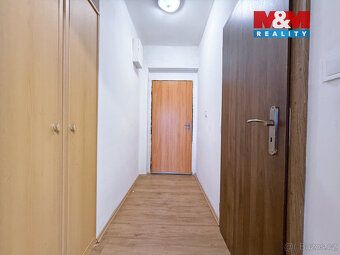 Nabízíme k prodeji prostorný a světlý byt o dispozici 3+1 s 