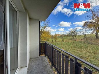 Nabízíme k prodeji prostorný a světlý byt o dispozici 3+1 s 