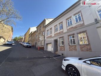 Nájem + služby cca 4000 Kč. , Pronájem prostorného podkrovní