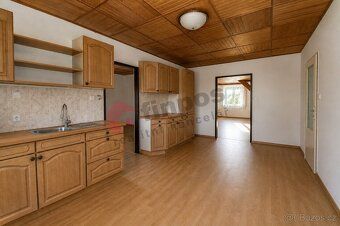 We offer for rent a spacious apartment of layout 2+1 and area c