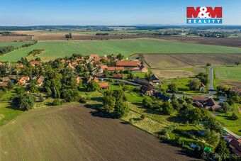 We offer for sale a detached family house in a quiet part of the village Bosin.