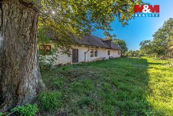 We offer for sale a detached family house in a quiet part of the village Bosin.