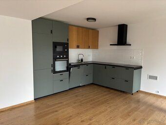WITHOUT COMMISSION IMMEDIATELY MOVE-IN READY FAMILY HOUSE PRAGUE KLÁNOVICE 5+kk Offer