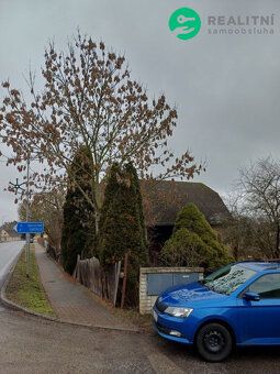 The property is located in the village of Bernartice on the corner of Táborská and Lukešova streets.