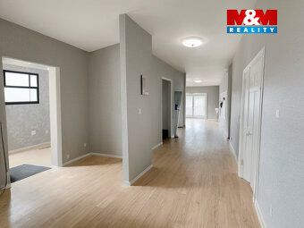 K prodeji rodinný dům ve výstavbě o dispozici 6+kk, který se