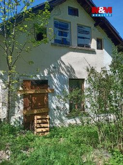We offer for sale a family house with usable area of 163 m² in the village of Jablonec nad Nisou