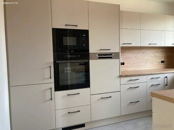 I am offering for sale a newly built family house 5+1 with floor area of 130 m² and land plot…