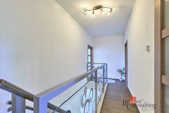 For sale, apartments / 3 + kk, 84 m2, Ke Kamenci 349, Bile Predmestii, 53