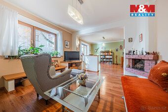We offer for sale a cozy family house in a quiet part of Kročehlavy