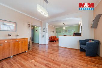 We offer for sale a cozy family house in a quiet part of Kročehlavy