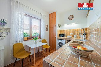 We offer for sale a cozy family house in a quiet part of Kročehlavy