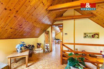 Prodej rodinného domu 4+kk (užitná plocha 180 m²) na polosam