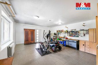 Prodej rodinného domu 4+kk (užitná plocha 180 m²) na polosam