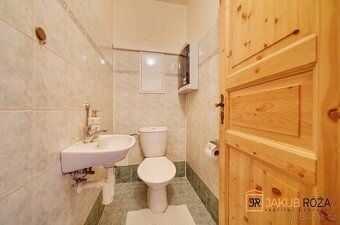 I am exclusively offering for sale a unique Canadian log cabin built in 2007, located in the…