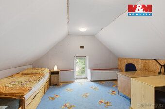 We offer for sale a detached family house with land