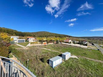bd9041 Price - 82,000 Euros Great 3BR apartment (145 sqm) with sea and mountain views…
