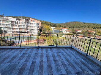 bd9041 Price - 82,000 Euros Great 3BR apartment (145 sqm) with sea and mountain views…