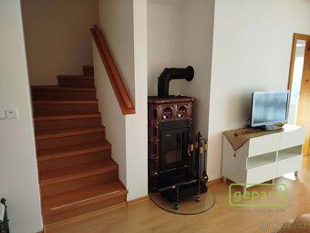 We sell exclusively a family house - terraced house in very good condition in Fr