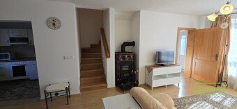 We sell exclusively a family house - terraced house in very good condition in Fr